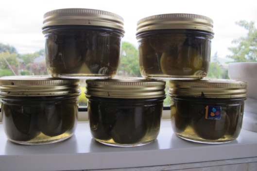 Sikalaki Gliko - green figs in sweet syrup
