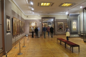 Tretyakov Gallery - Mani treading off....